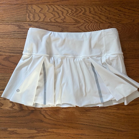 Lululemon Hit your Stride Skirt white RARE - Picture 8 of 10